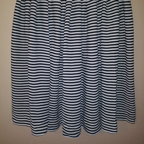 Liz Claiborne Skirt - Picture 3 of 6